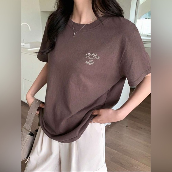 SHEIN Tops - Brown SHEIN Graphic Tee – Size Small